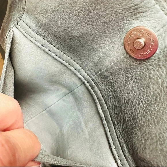 NWOT Latico Handcrafted Full Grain Leather Mick Crossbody - Charcoal - Picture 13 of 15